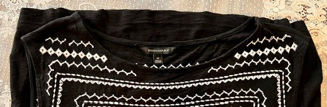 Banana Republic Black White Embroidered Sleeveless Top Size Medium