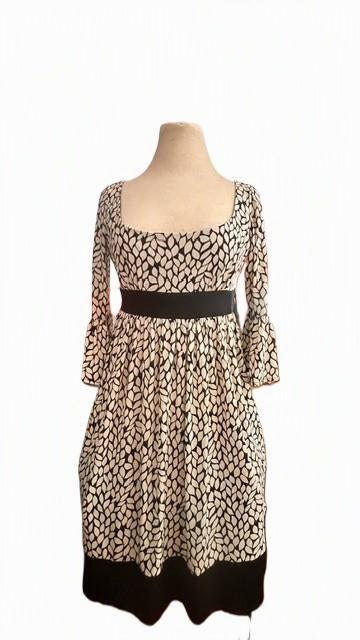 London Times Black & Ivory Printed Fit & Flare Dress Size 4