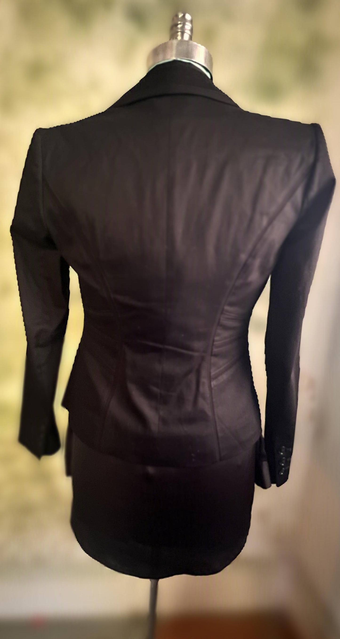White House Black Market Black Fitted Blazer Jacket Size 2 Pleated Lapels
