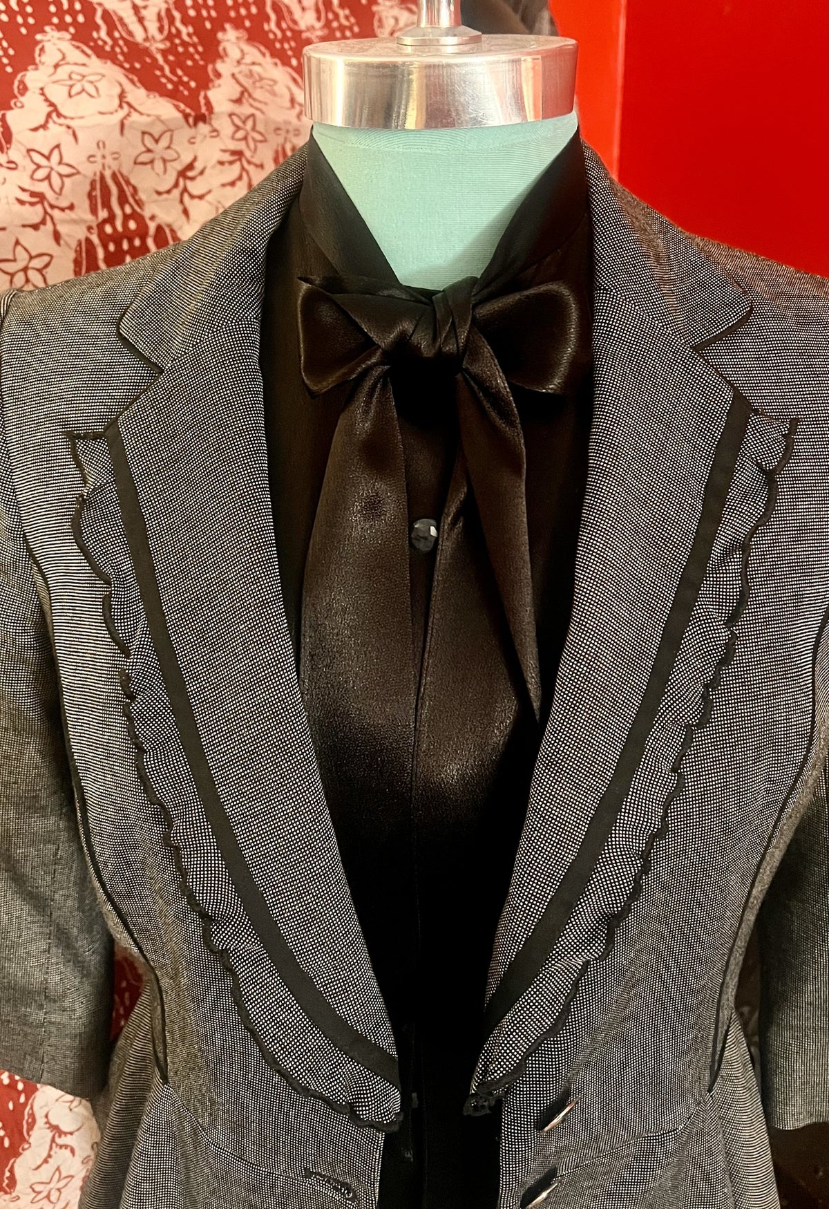 White House Black Market Size 4 Gray Ruffle Peplum Blazer Jacket