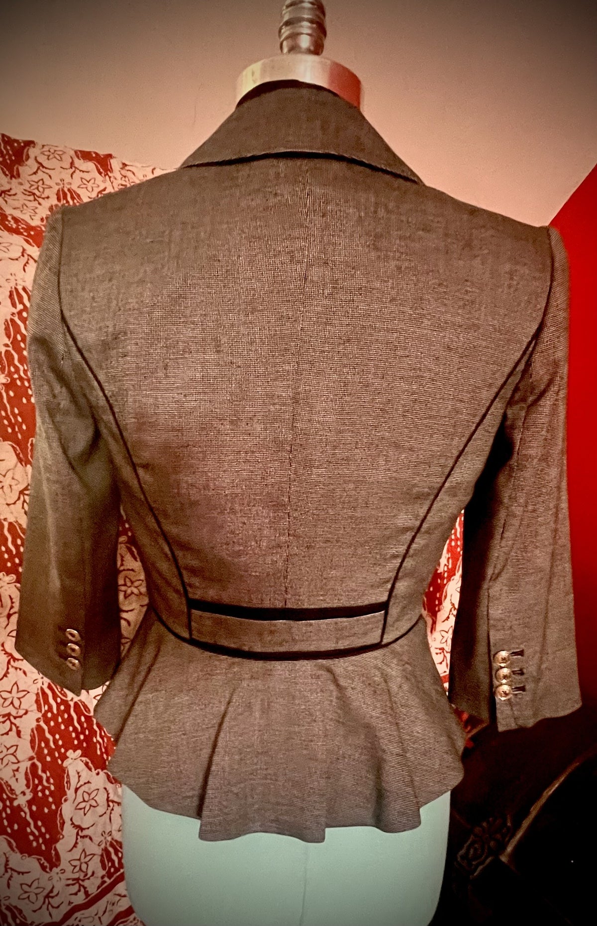 White House Black Market Size 4 Gray Ruffle Peplum Blazer Jacket