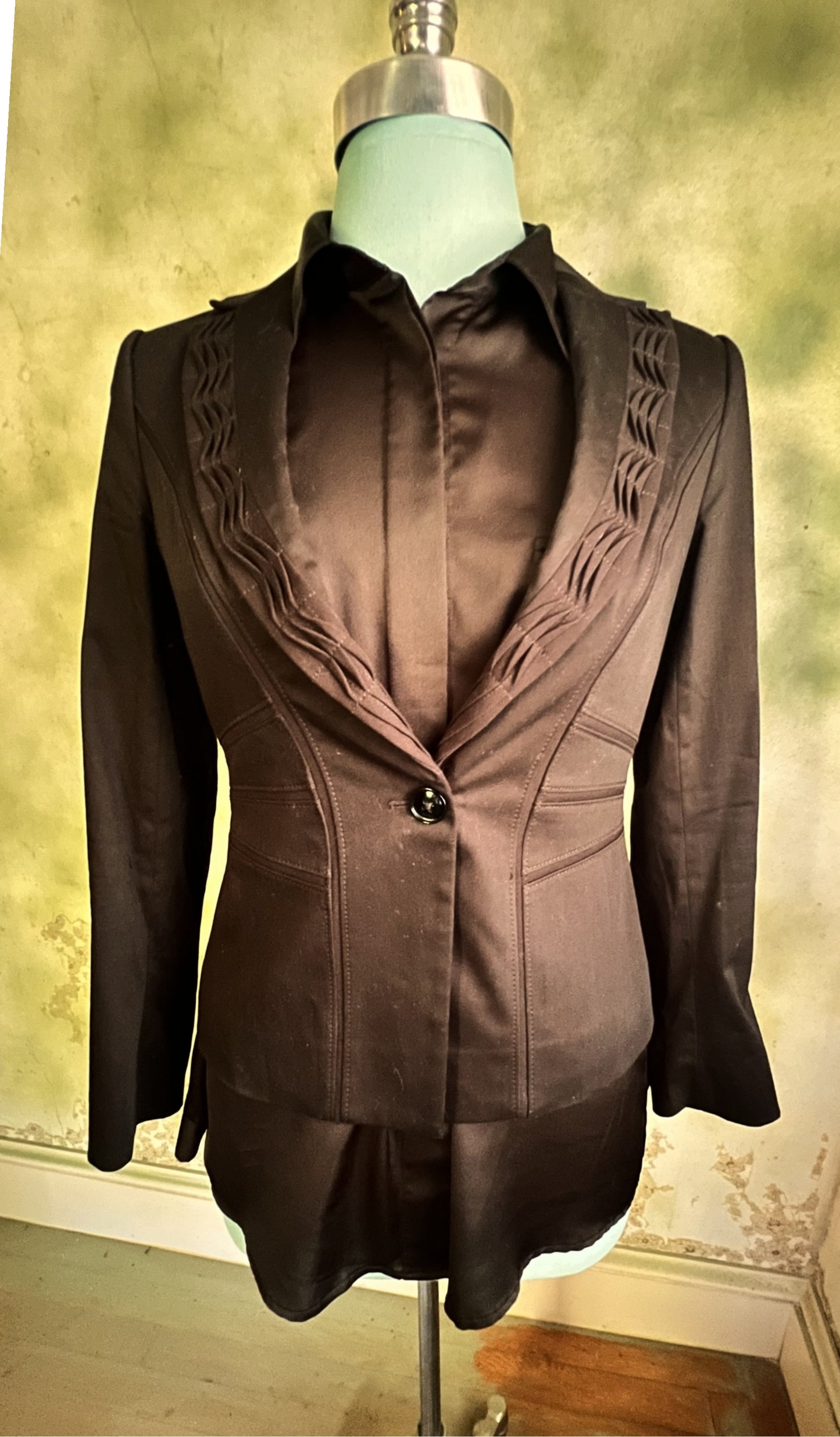White House Black Market Black Fitted Blazer Jacket Size 2 Pleated Lapels
