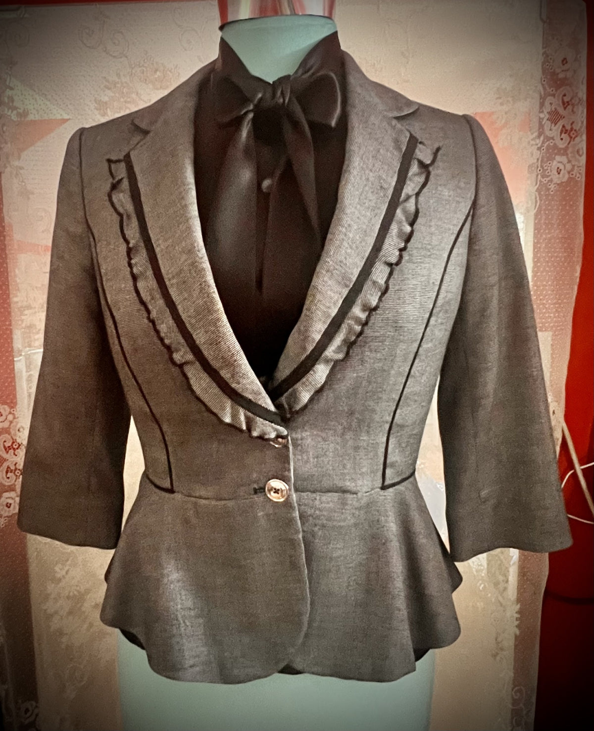 White House Black Market Size 4 Gray Ruffle Peplum Blazer Jacket