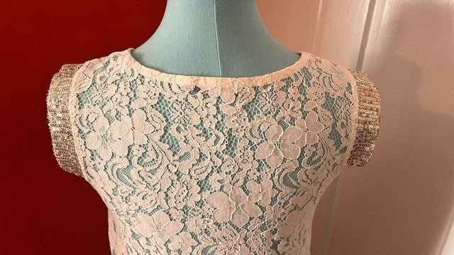 Civico 51 Made in Italy Ivory Lace Blouse Size Small Sequin Cap Sleeves