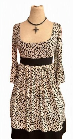 London Times Black & Ivory Printed Fit & Flare Dress Size 4