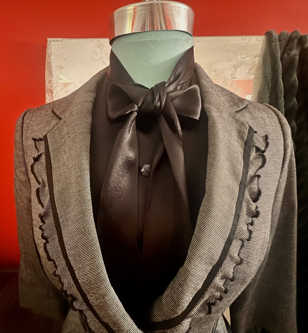 White House Black Market Size 4 Gray Ruffle Peplum Blazer Jacket