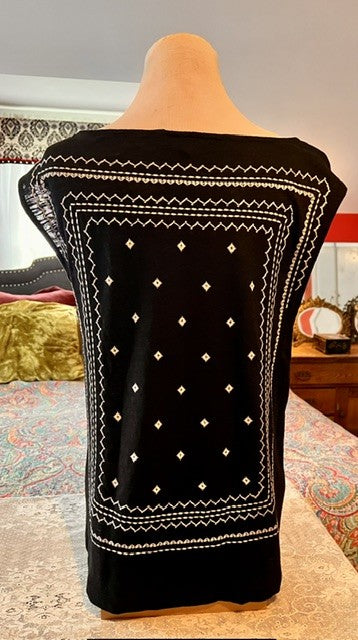Banana Republic Black White Embroidered Sleeveless Top Size Medium