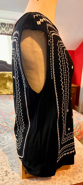 Banana Republic Black White Embroidered Sleeveless Top Size Medium