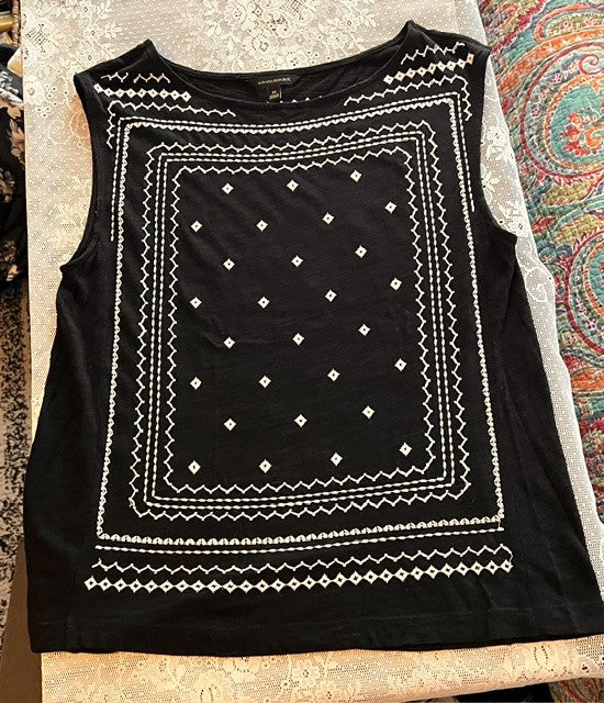 Banana Republic Black White Embroidered Sleeveless Top Size Medium