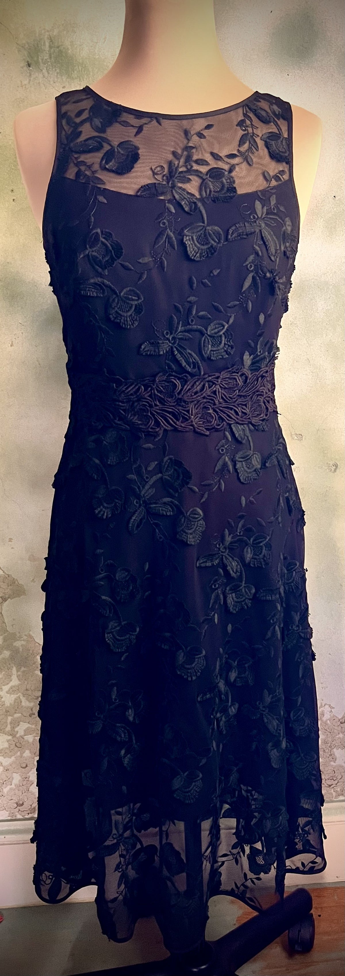 White House Black Market Size 0 Black Floral Embroidered Mesh Lace Dress