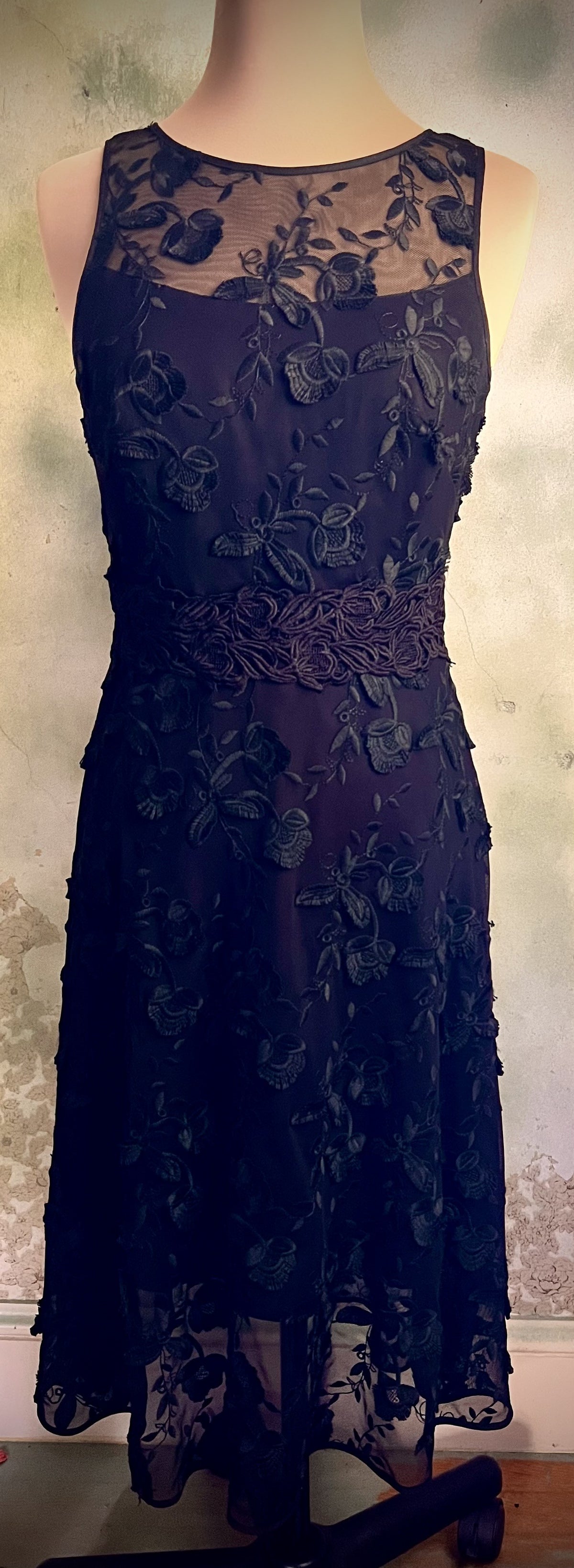 White House Black Market Size 0 Black Floral Embroidered Mesh Lace Dress