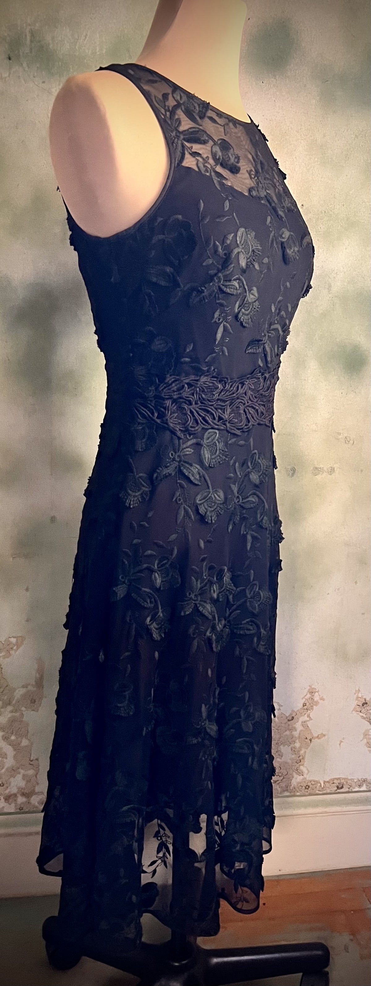 White House Black Market Size 0 Black Floral Embroidered Mesh Lace Dress