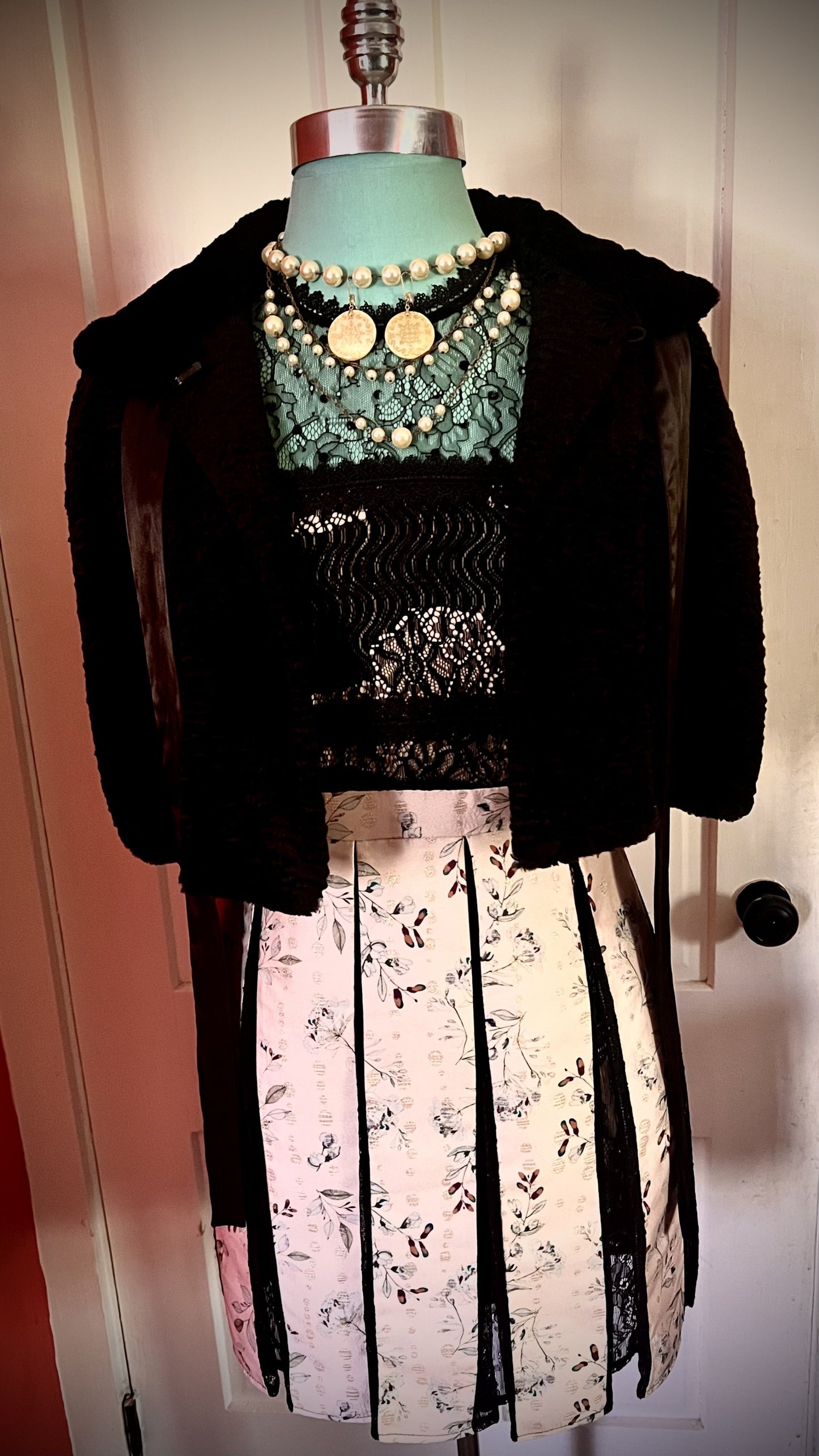 ✨ Curated 4‑Pc Vintage‑Romantic Outfit- Foxiedox Dress |Capelet |Pearls |Earring