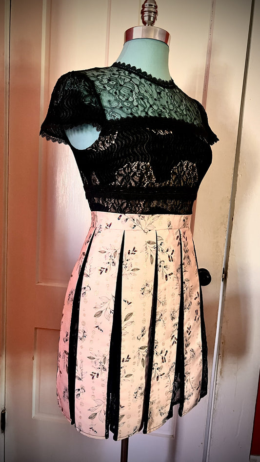 ✨ NWT Foxiedox Lace & Floral Mixed‑Media Dress — Size Small