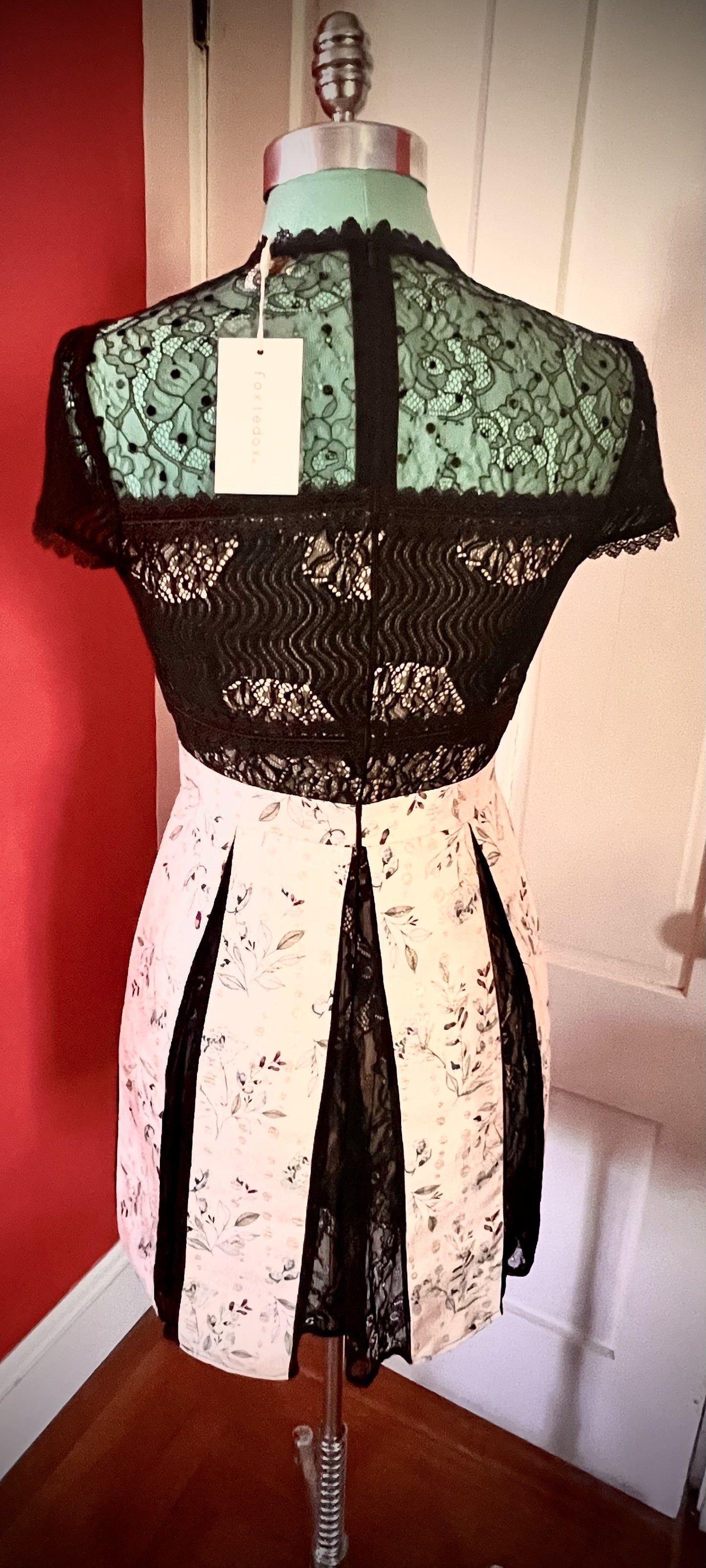 ✨ Curated 4‑Pc Vintage‑Romantic Outfit- Foxiedox Dress |Capelet |Pearls |Earring