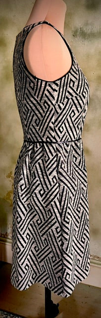 Outback Red Black White Geometric Fit & Flare Dress Size 0 Pockets