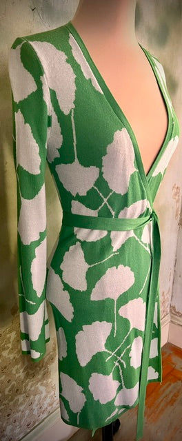 Diane von Furstenberg DVF Green White Floral Wrap Dress XXS