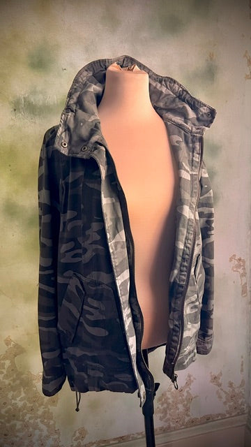 Jolt Gray Camo Utility Jacket Hooded Military Anorak Size Small