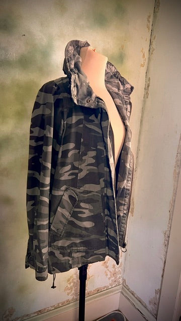 Jolt Gray Camo Utility Jacket Hooded Military Anorak Size Small