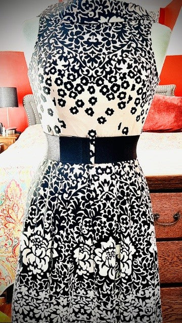 Donna Morgan Black & White Floral Fit-and-Flare Dress — Size 4P