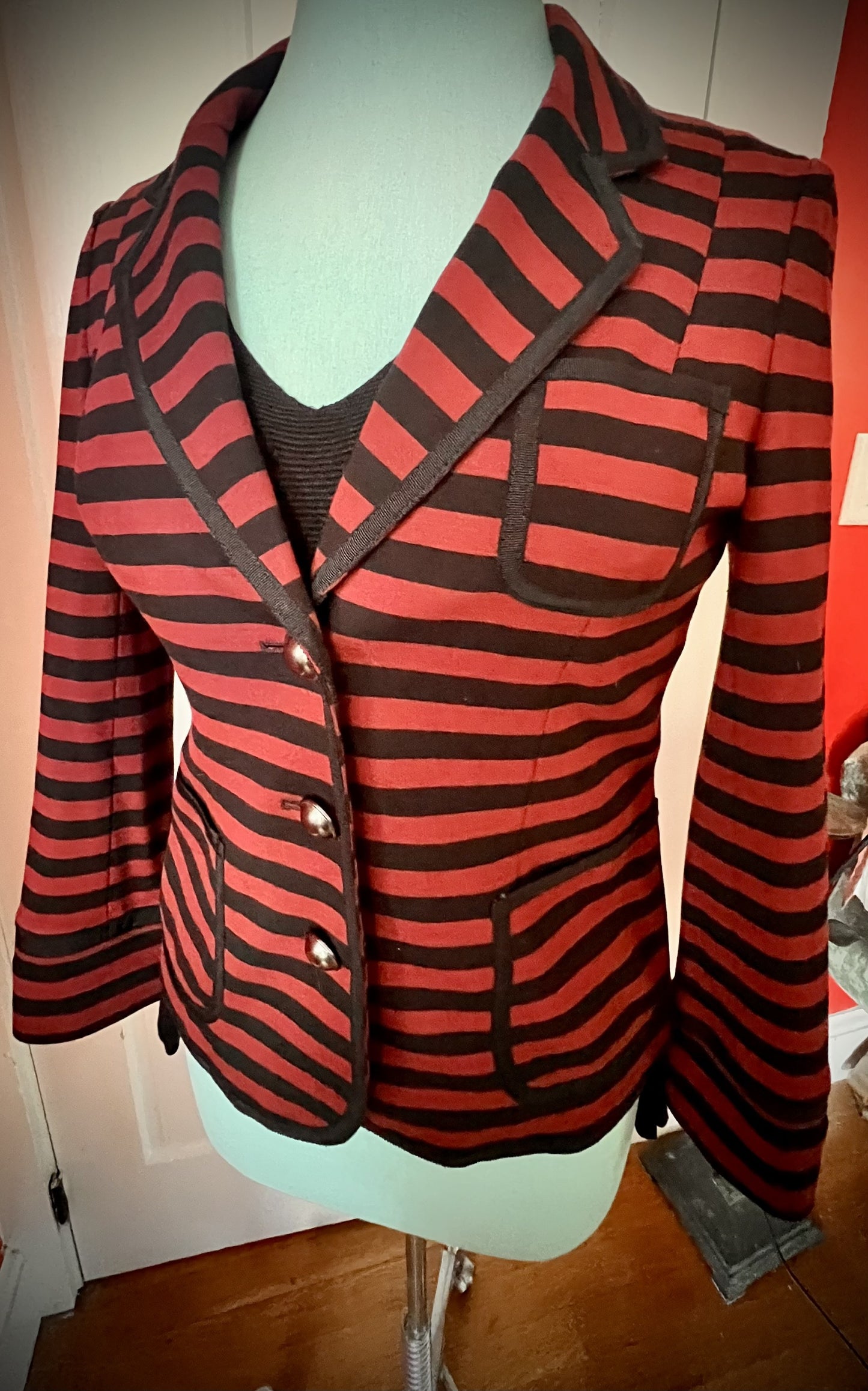 ✨ Banana Republic Striped Blazer — Size 6