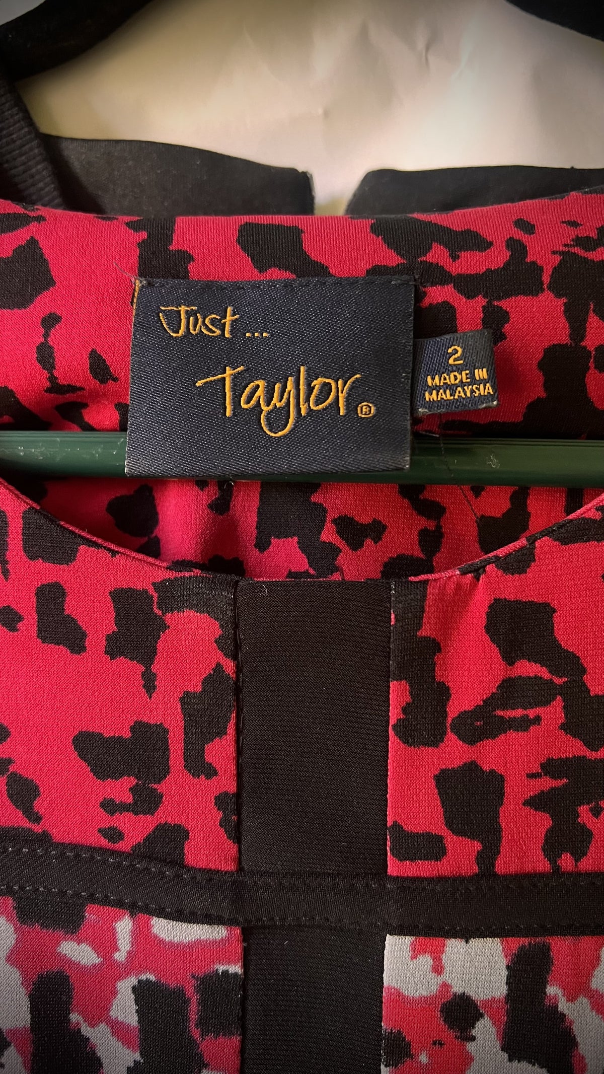 Just Taylor Size 2 Red Black Abstract Print Sleeveless Fit & Flare Dress