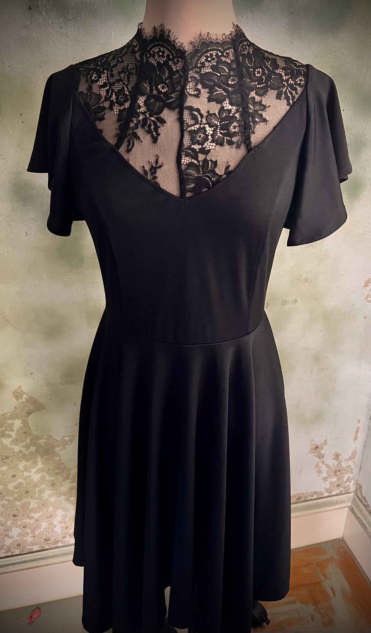 Scarlet Darkness Black Lace Flutter
