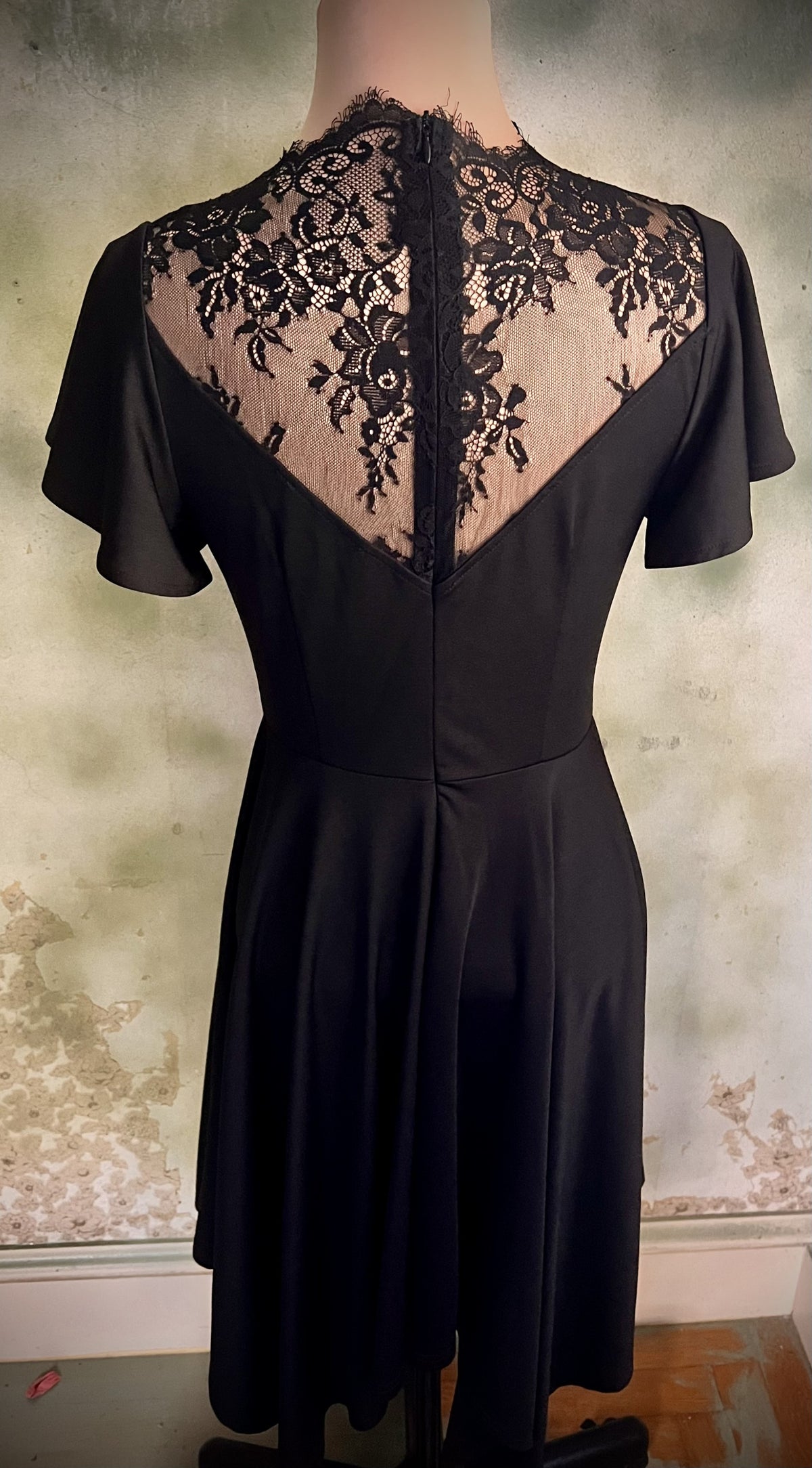 Scarlet Darkness Black Lace Flutter